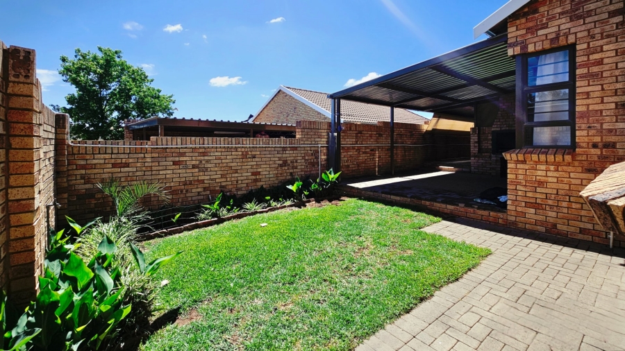 2 Bedroom Property for Sale in Hillside Free State